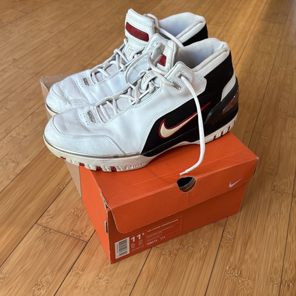 Vintage 2003 Lebron Nike Air Zoom Generation 'Debut' White Black
Size 11 1/2